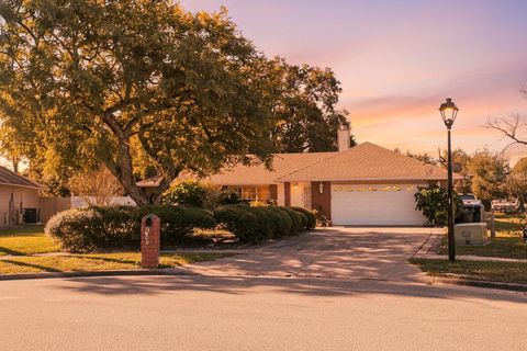 Photo of 6780 Rubens Court, Orlando, FL 32818 (MLS # O6356930)