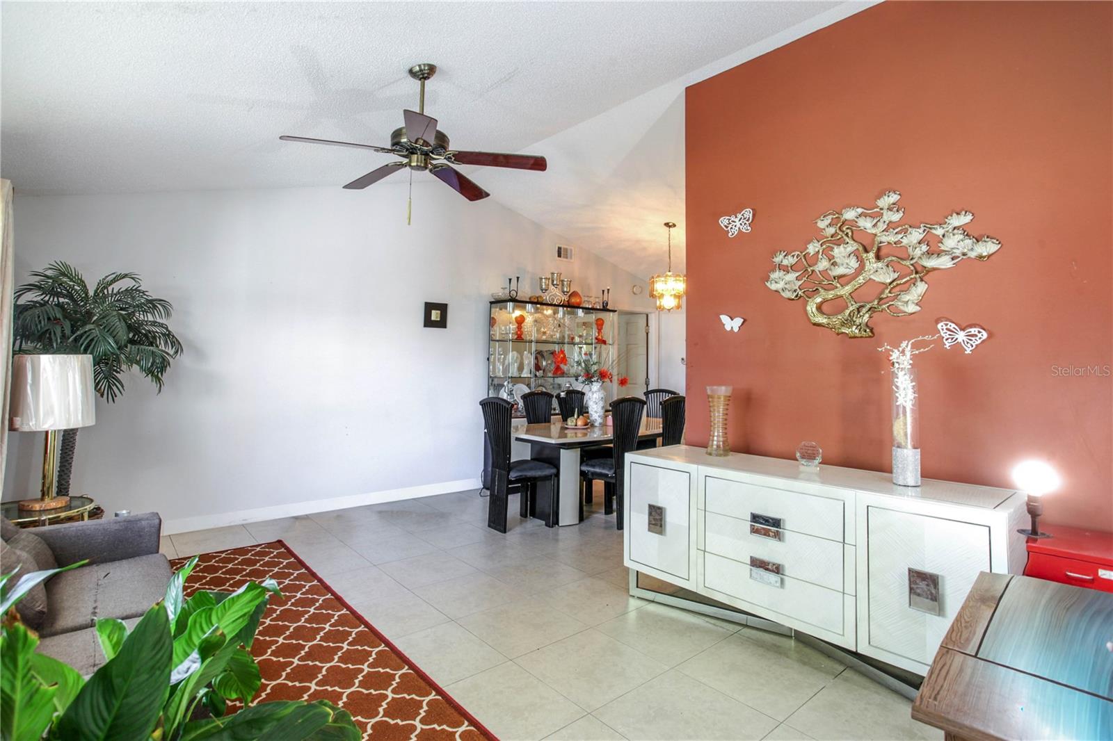 CAROLINE ESTATES 2ND ADD - Residential