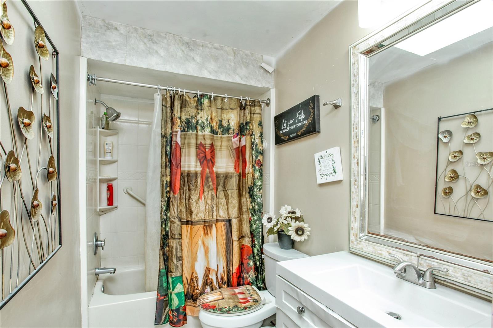 CAROLINE ESTATES 2ND ADD - Residential