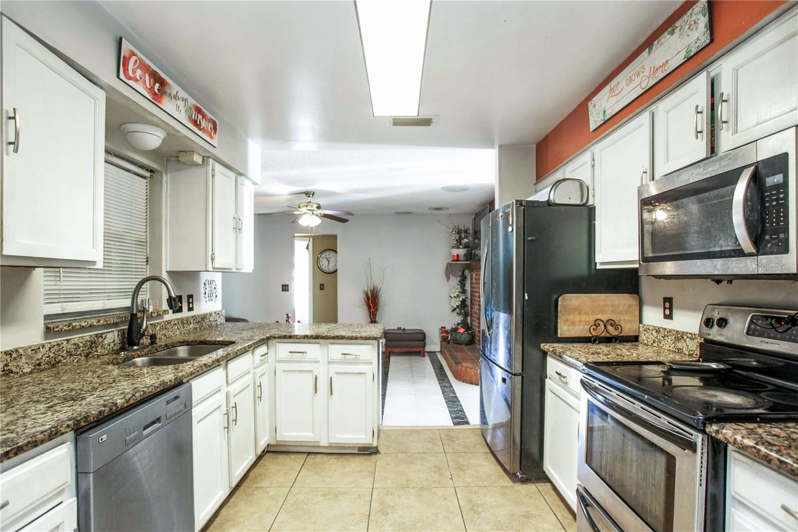 CAROLINE ESTATES 2ND ADD - Residential