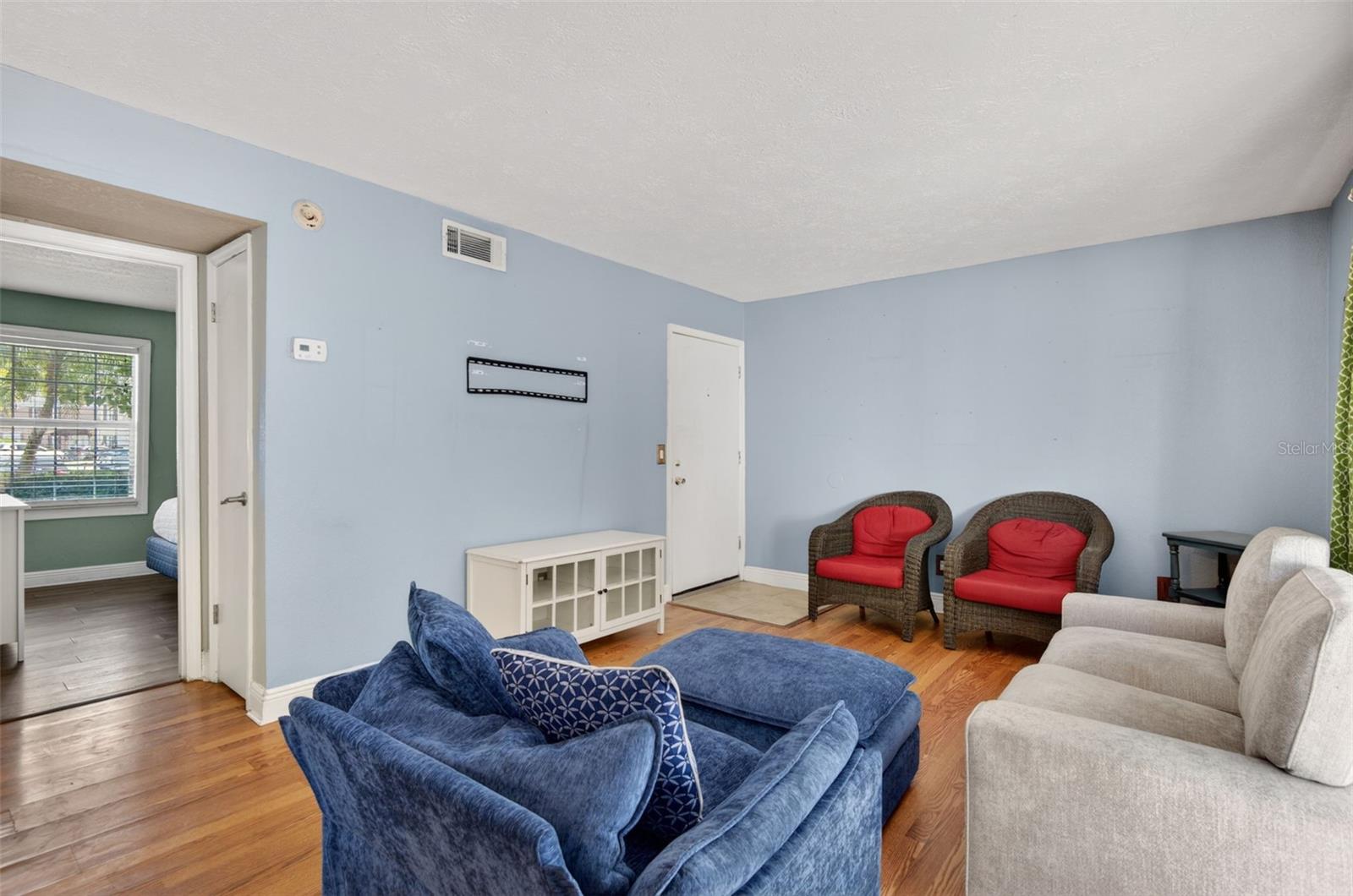 WHISPERING OAKS - Residential
