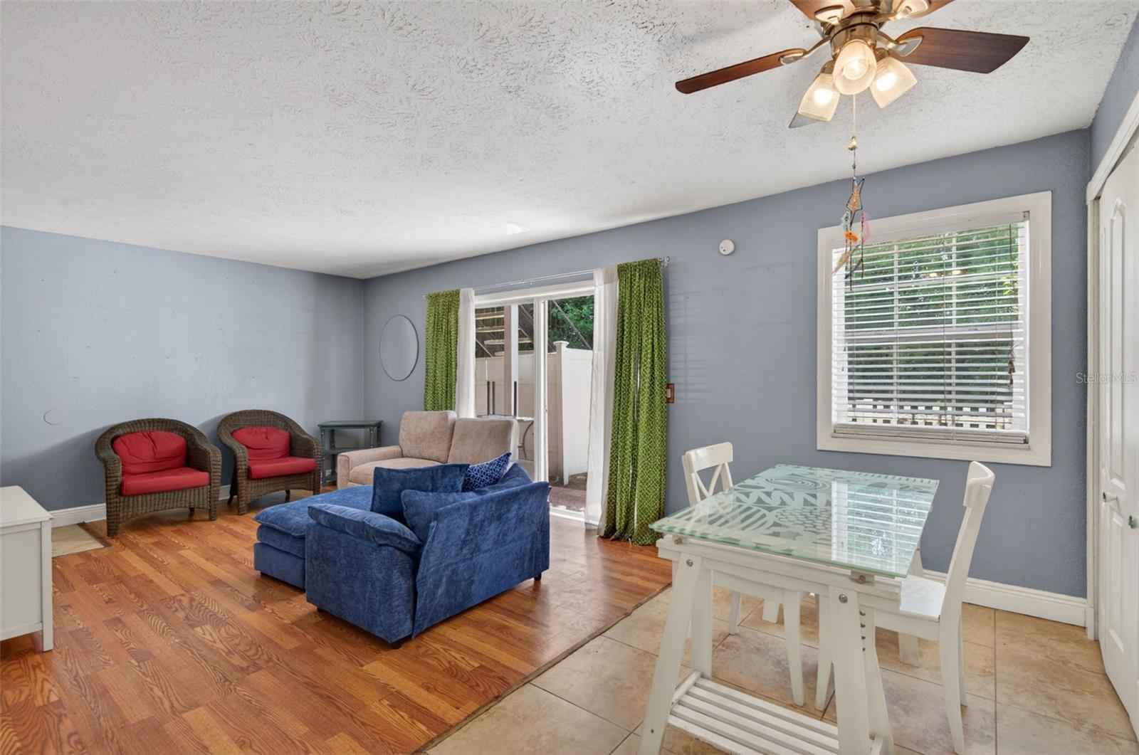 WHISPERING OAKS - Residential