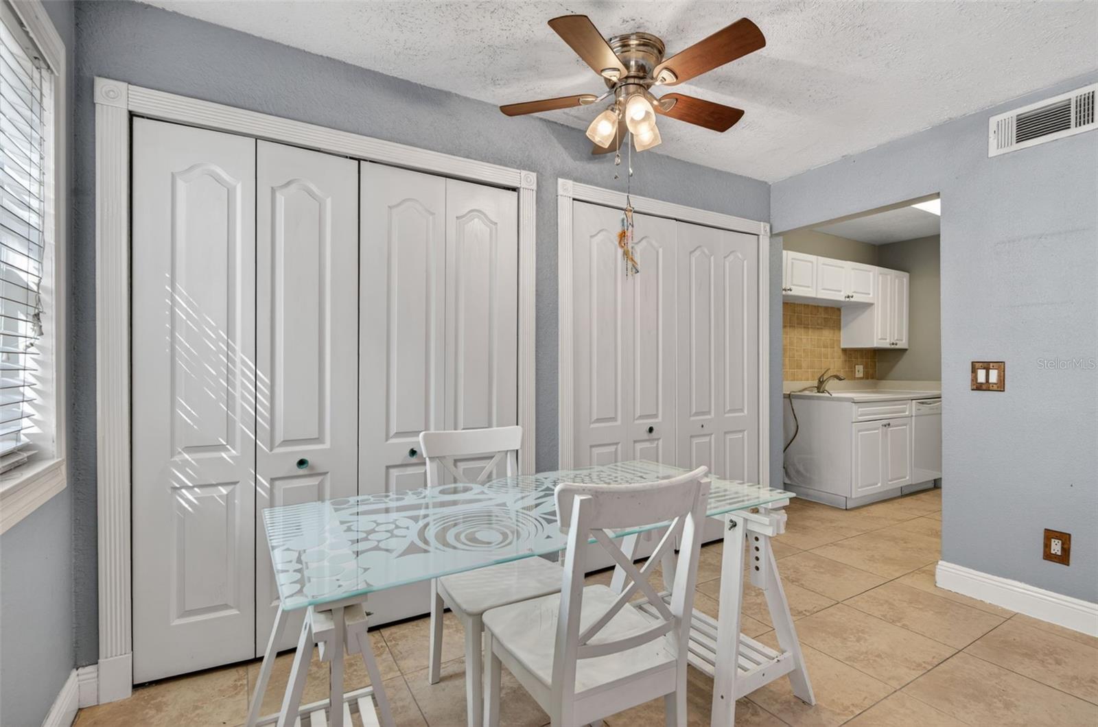 WHISPERING OAKS - Residential