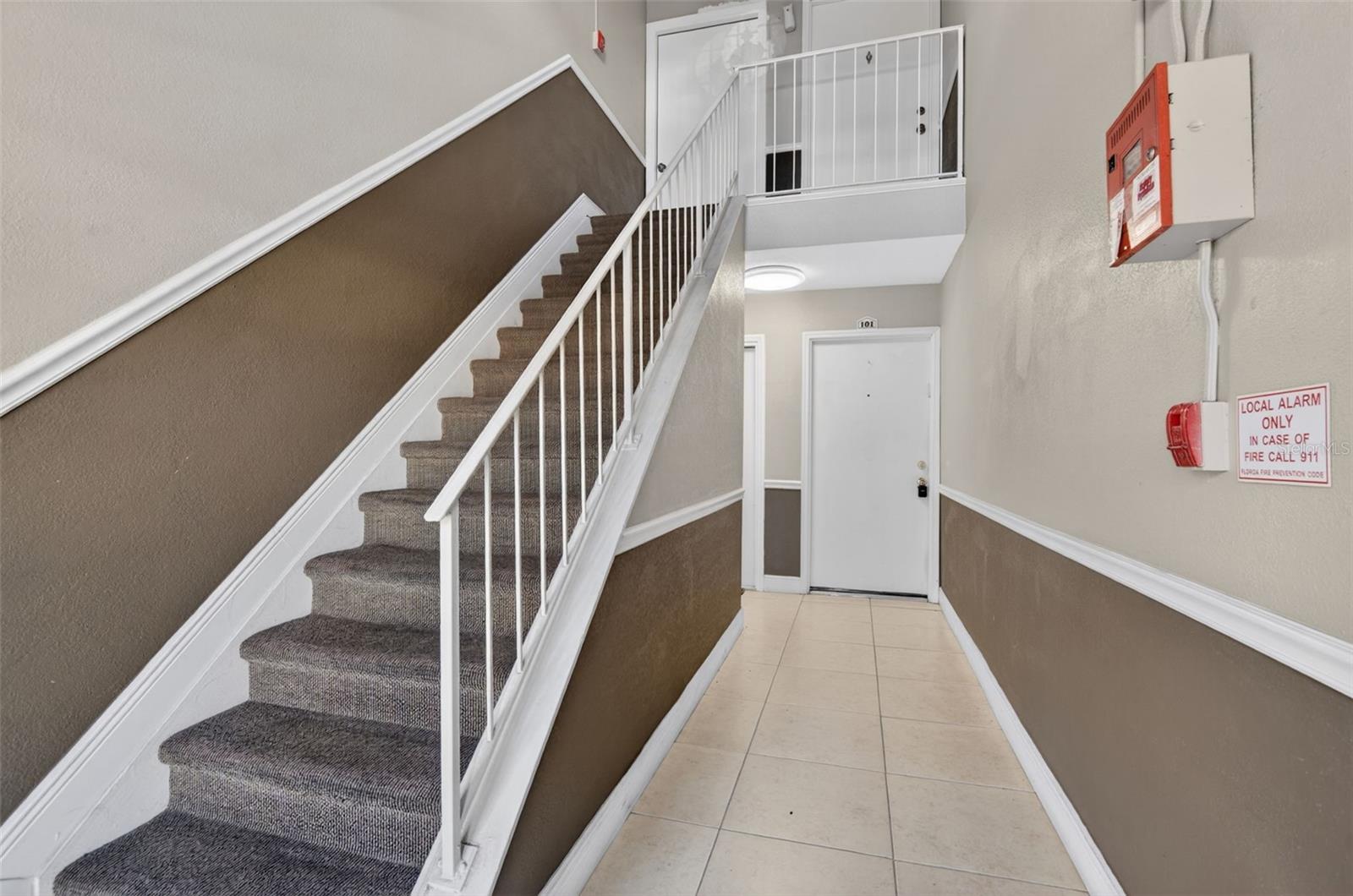 WHISPERING OAKS - Residential