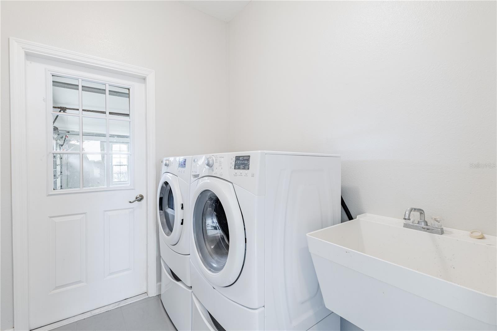 TAVARES LAKESIDE AT TAVARES SUB - Residential