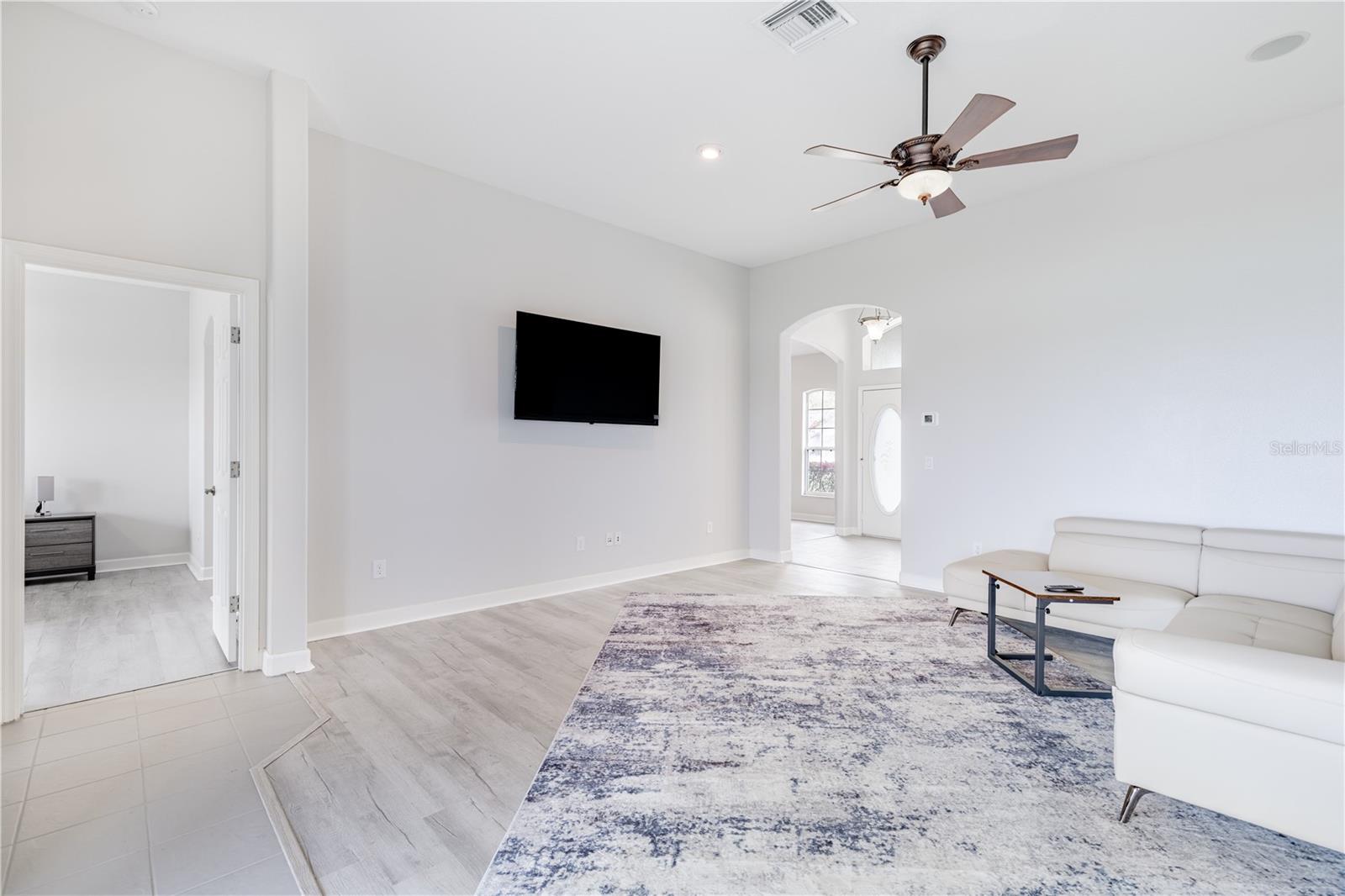 TAVARES LAKESIDE AT TAVARES SUB - Residential