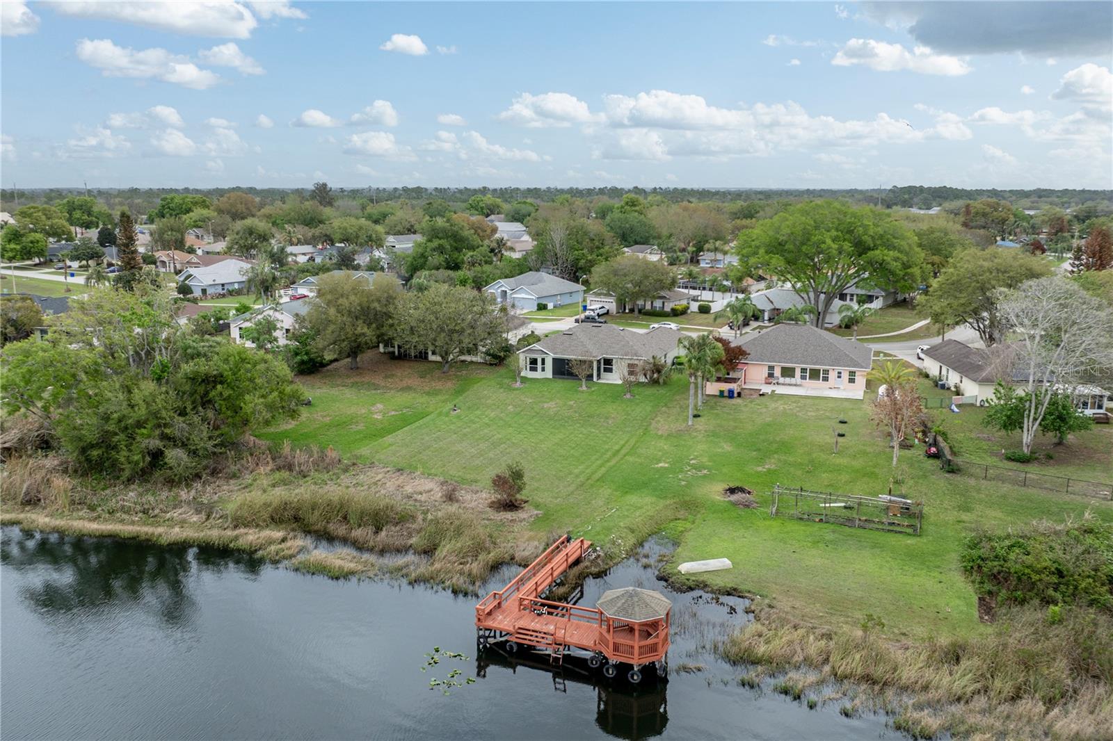 TAVARES LAKESIDE AT TAVARES SUB - Residential