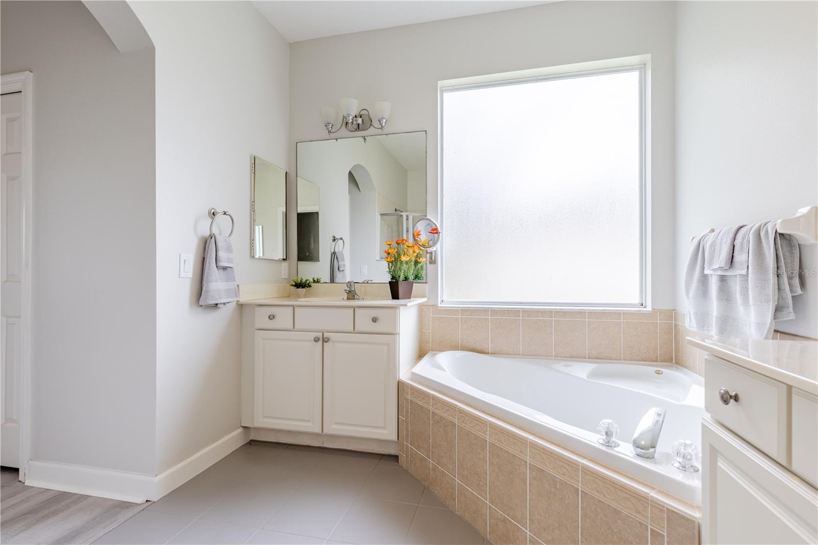 TAVARES LAKESIDE AT TAVARES SUB - Residential