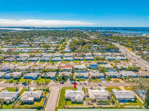 A home in SEMINOLE