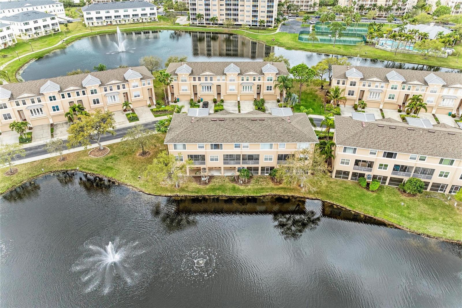 SEMINOLE ISLE TWNHMS - Residential