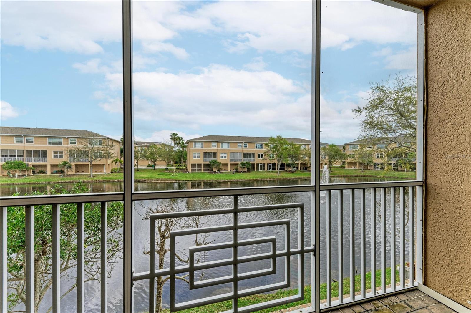 SEMINOLE ISLE TWNHMS - Residential