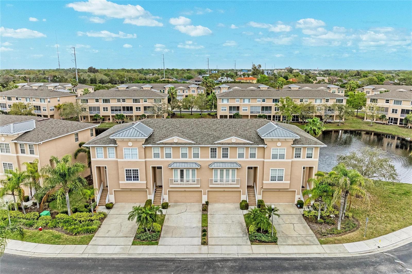 SEMINOLE ISLE TWNHMS - Residential