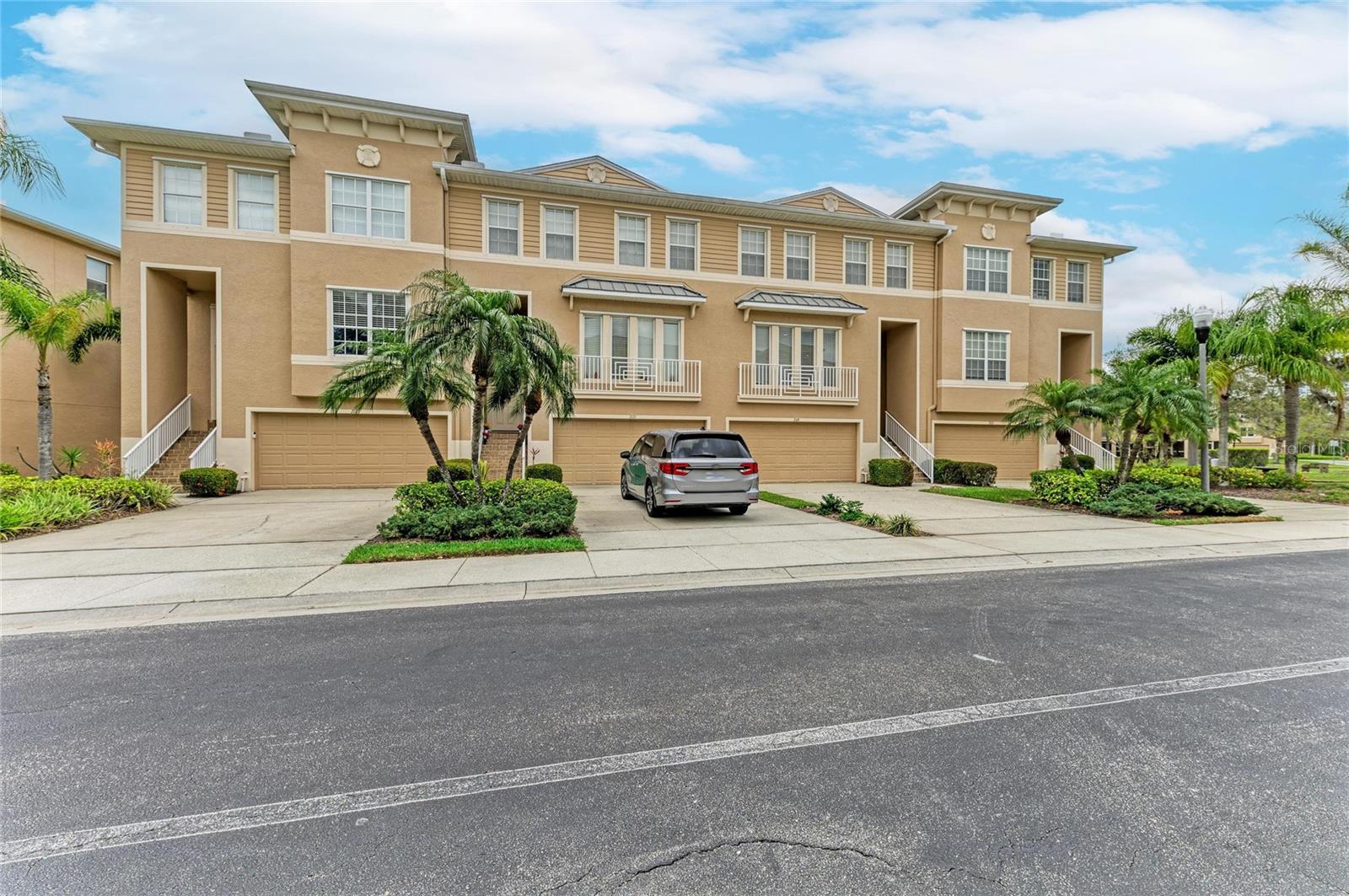 SEMINOLE ISLE TWNHMS - Residential