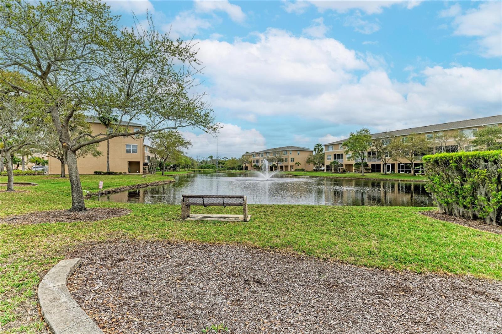 SEMINOLE ISLE TWNHMS - Residential