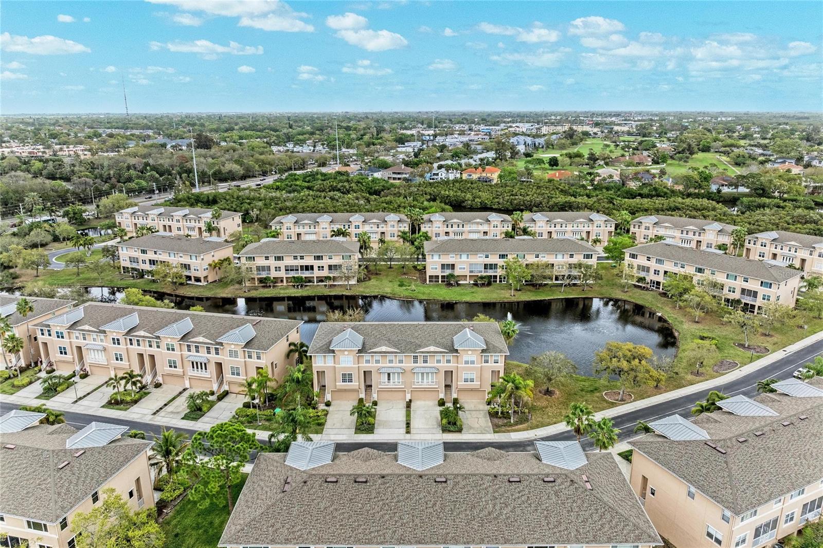 SEMINOLE ISLE TWNHMS - Residential