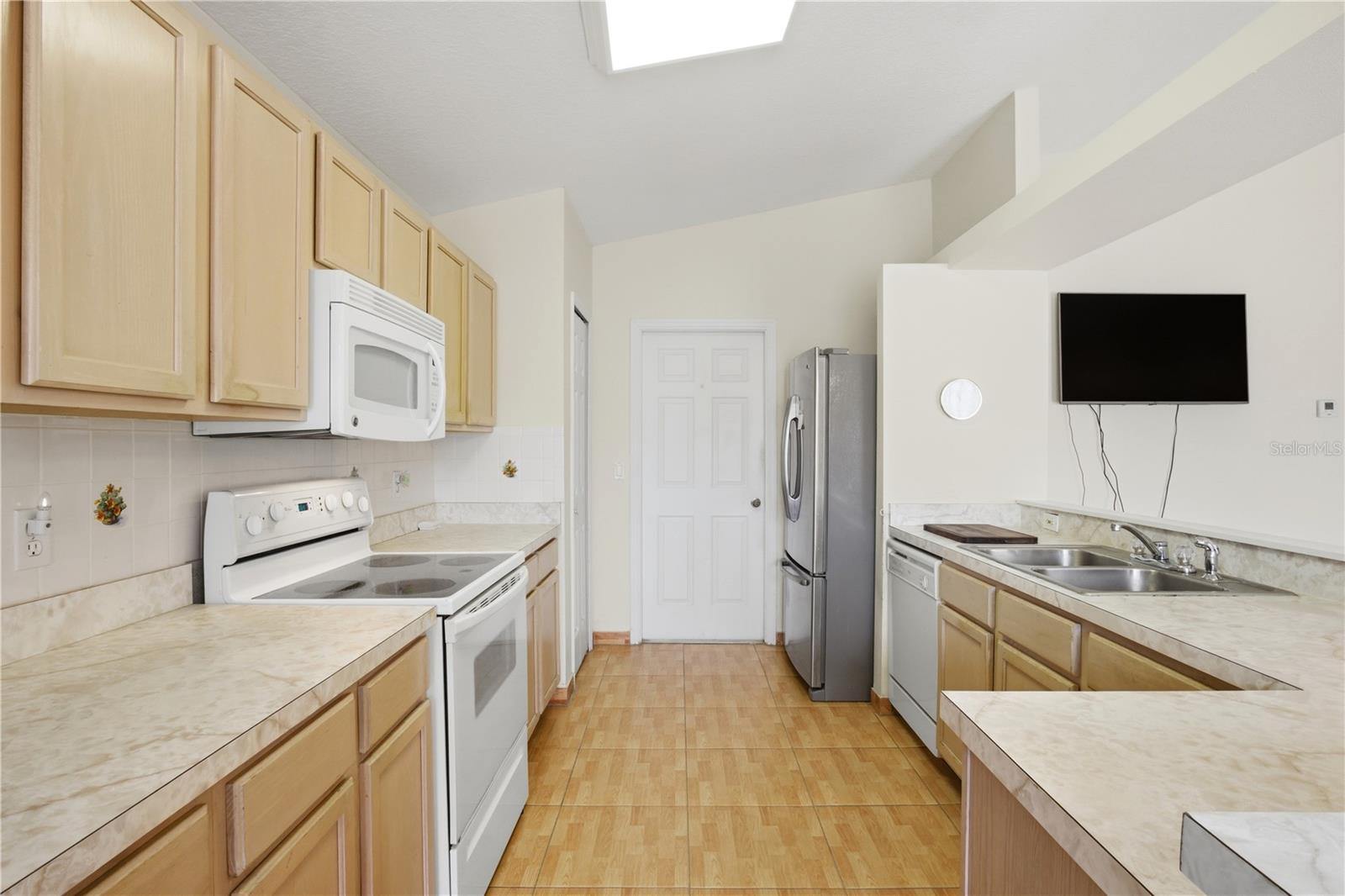 ISLAND CLUB AT RIO PINAR LAKES - Residential