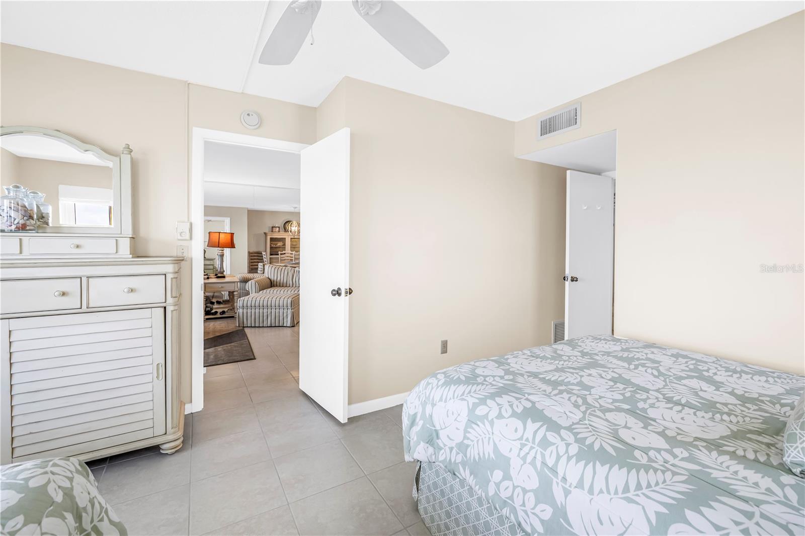 BAYWAY ISLES POINT BRITTANY FIVE - Residential