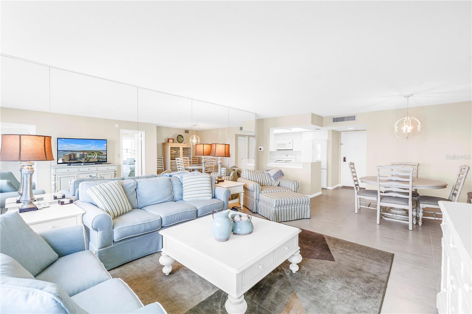 BAYWAY ISLES POINT BRITTANY FIVE - Residential