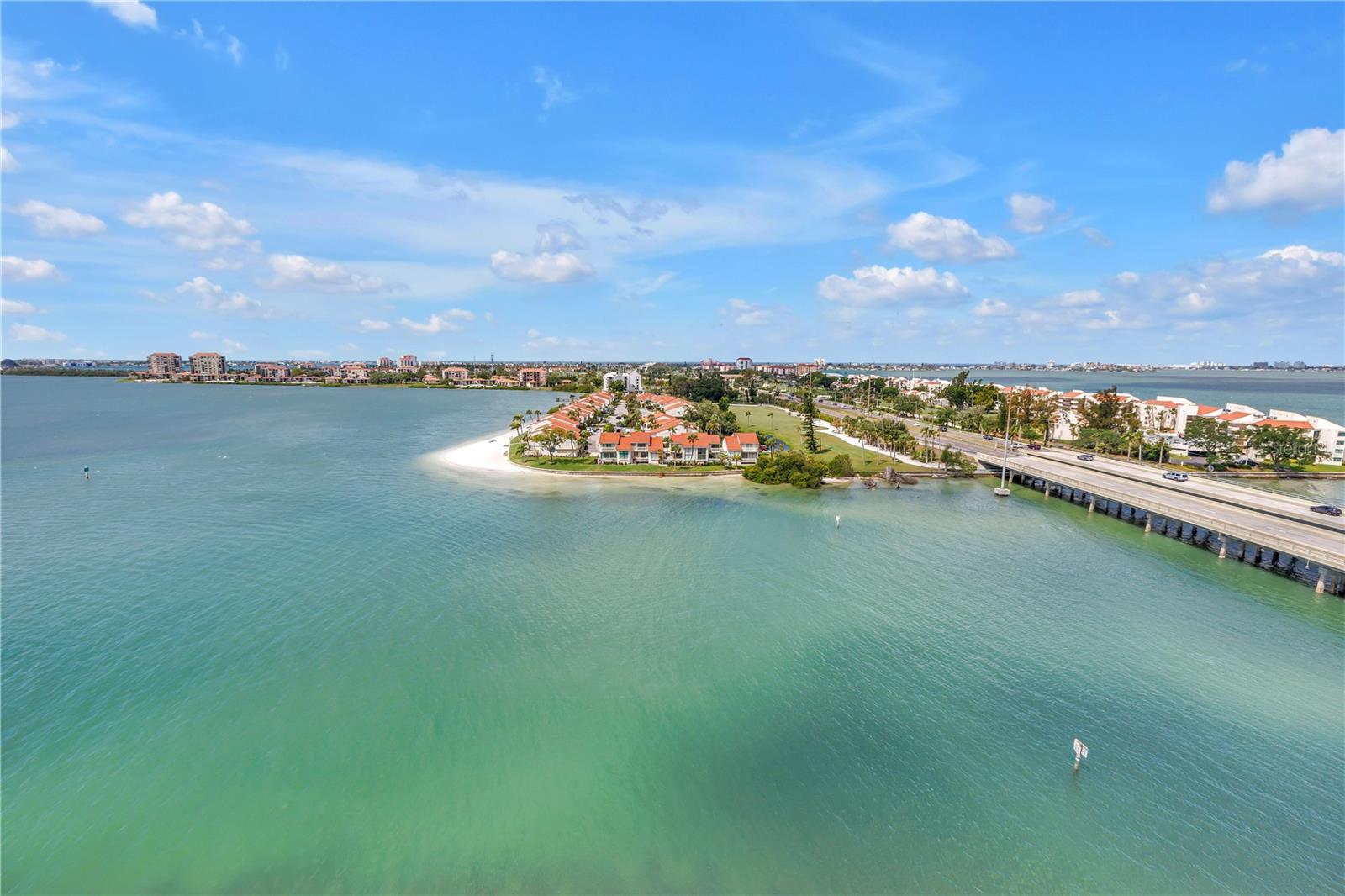 BAYWAY ISLES POINT BRITTANY FIVE - Residential