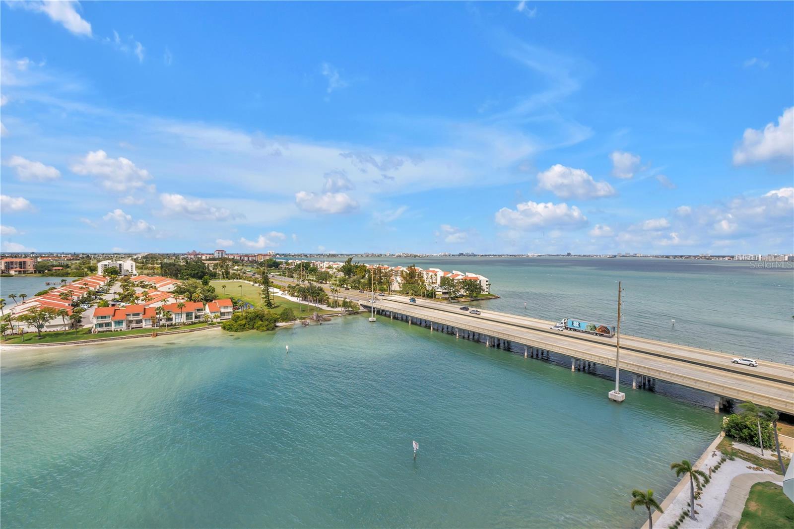 BAYWAY ISLES POINT BRITTANY FIVE - Residential