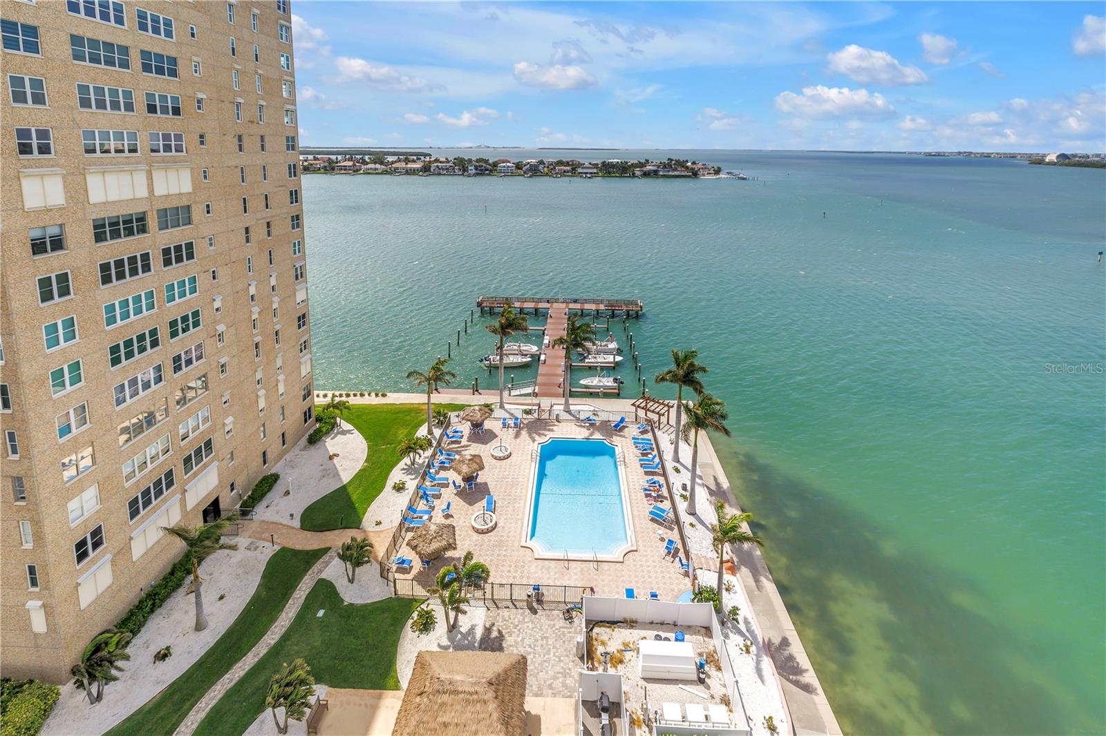 BAYWAY ISLES POINT BRITTANY FIVE - Residential