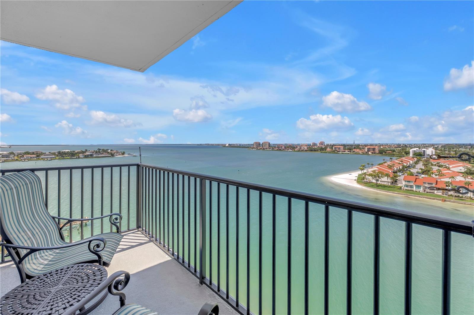 BAYWAY ISLES POINT BRITTANY FIVE - Residential