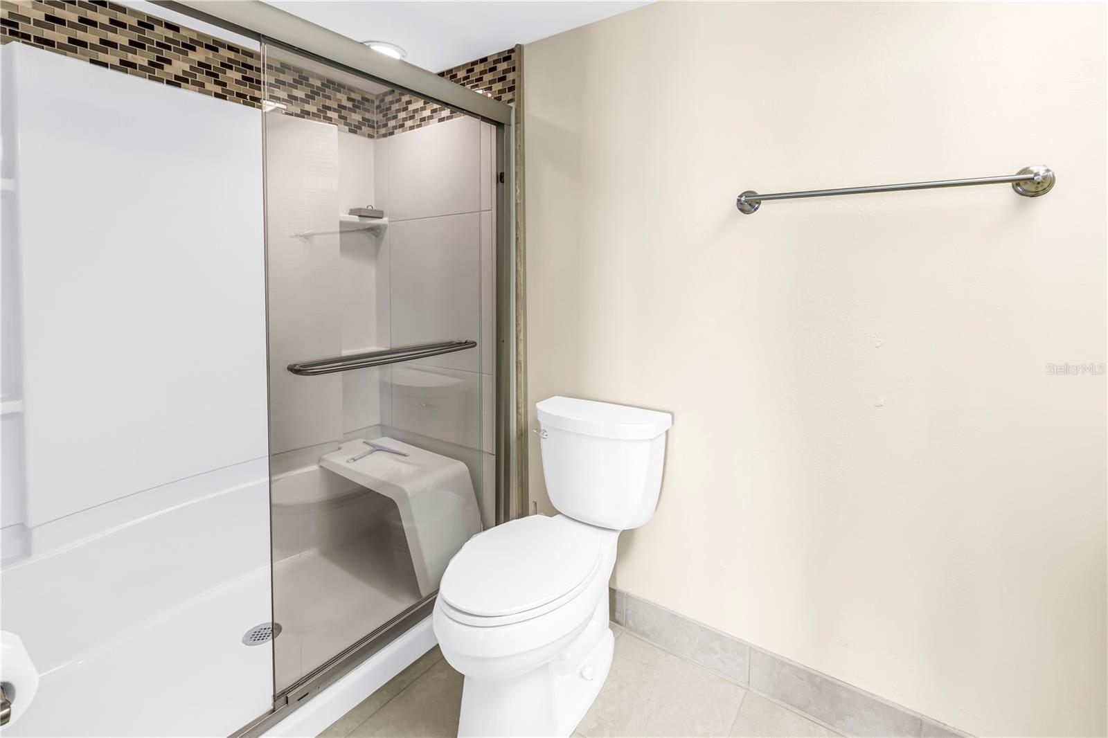 BAYWAY ISLES POINT BRITTANY FIVE - Residential