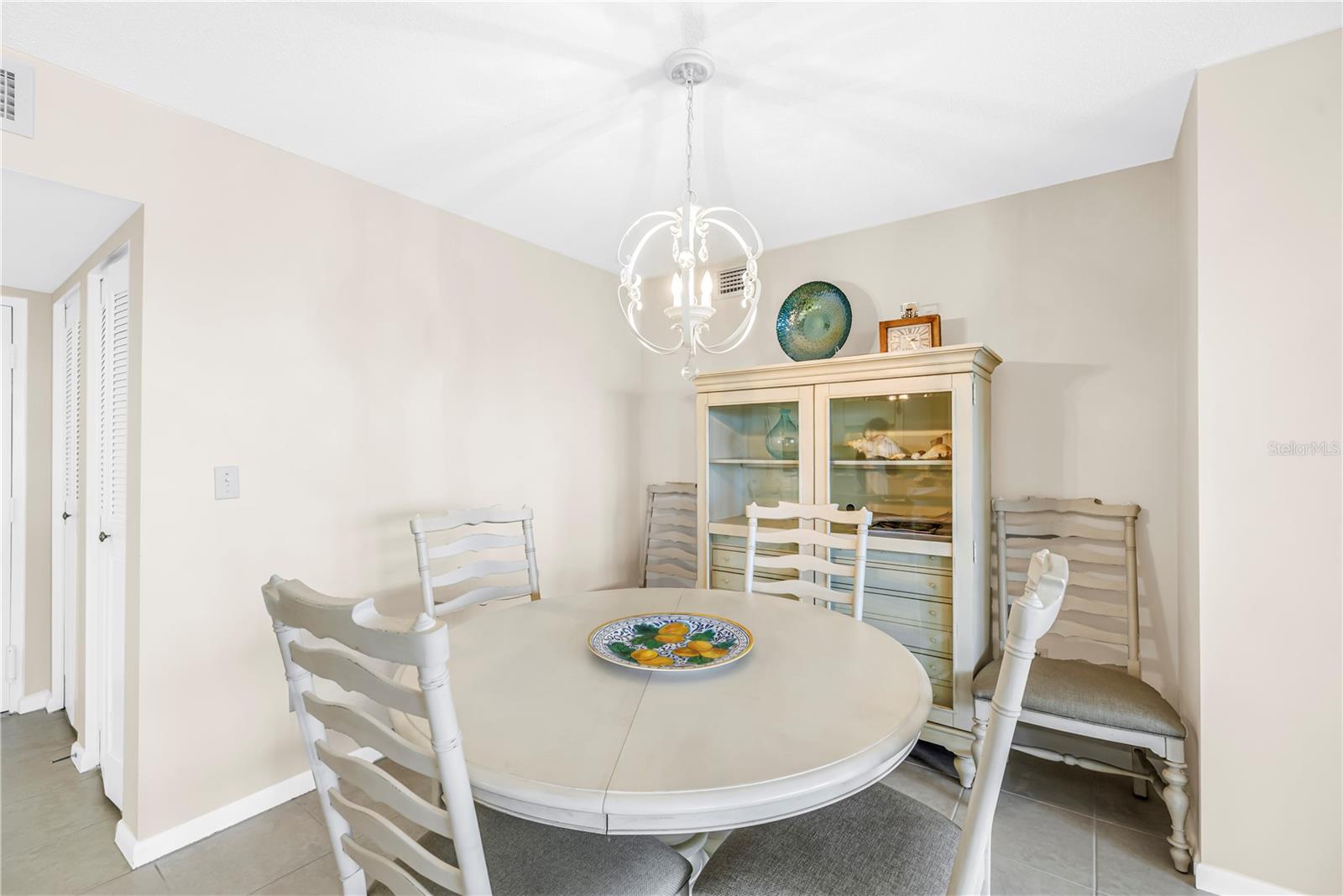 BAYWAY ISLES POINT BRITTANY FIVE - Residential