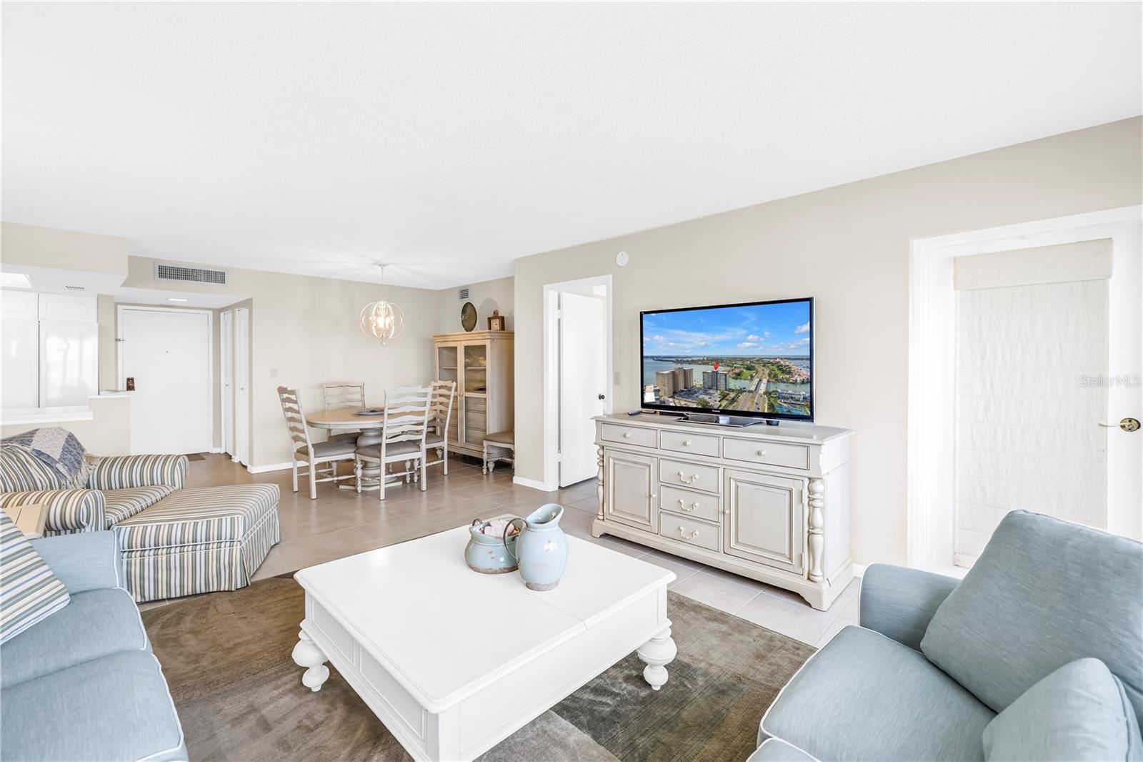 BAYWAY ISLES POINT BRITTANY FIVE - Residential