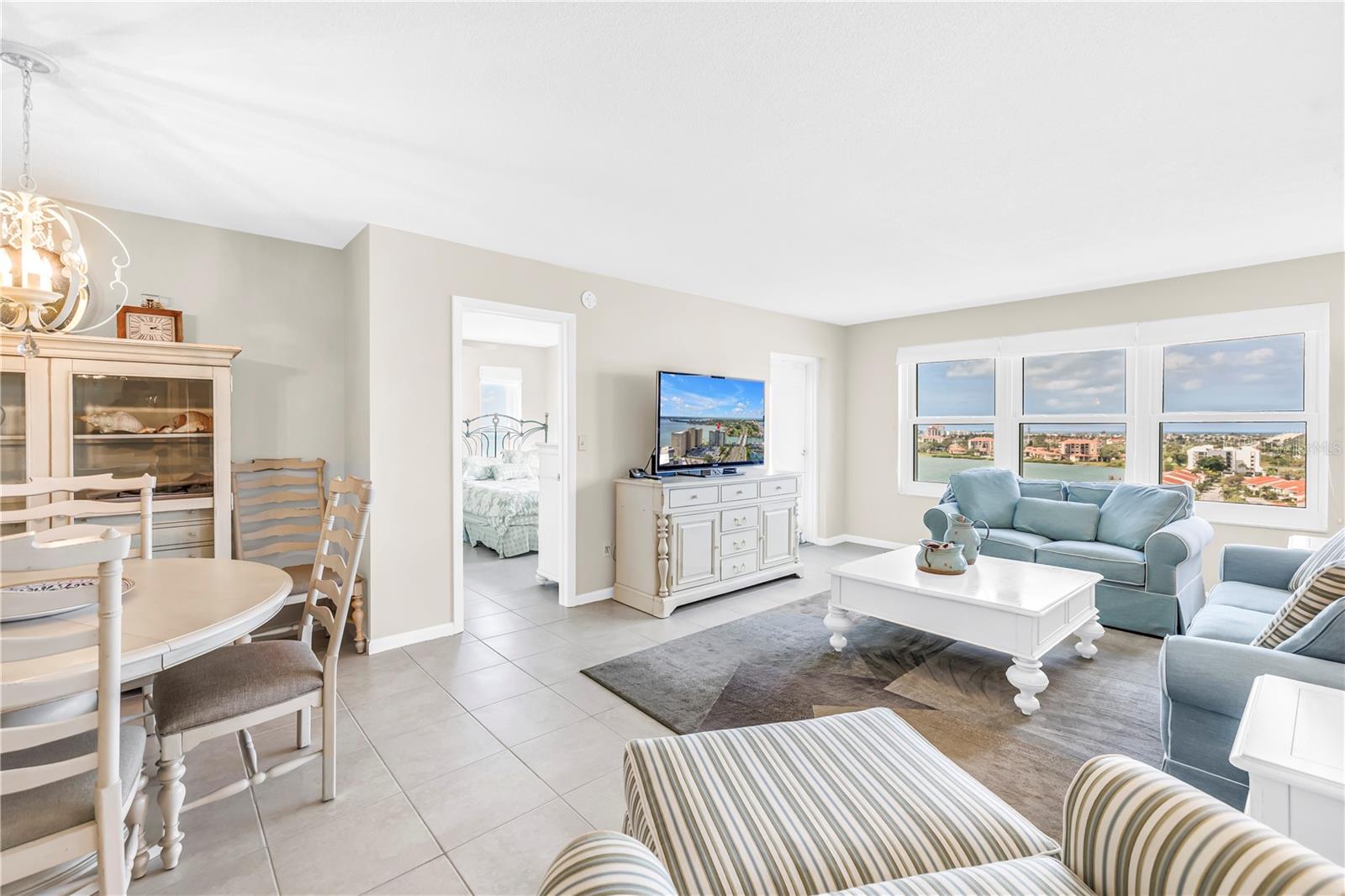 BAYWAY ISLES POINT BRITTANY FIVE - Residential