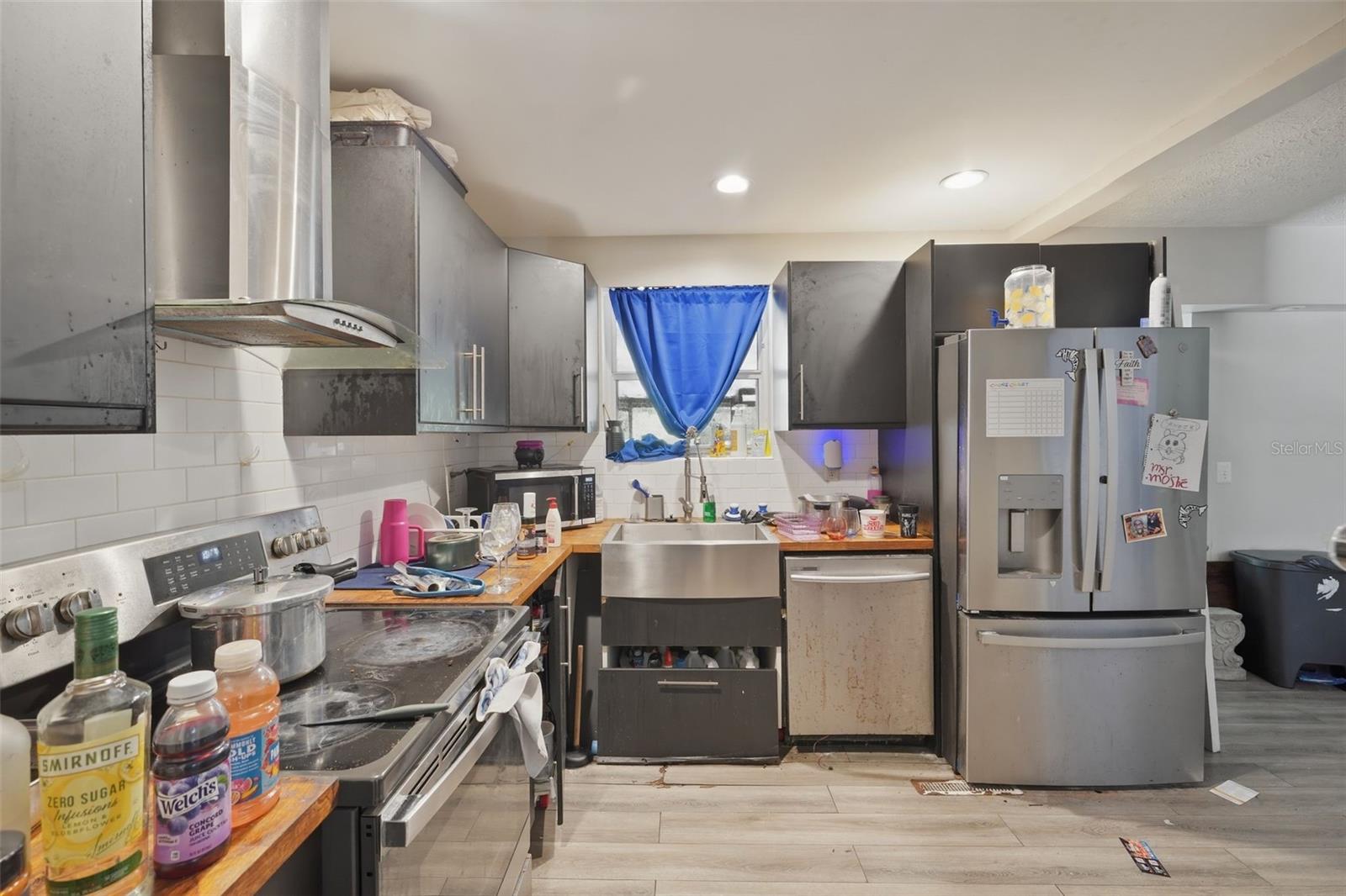 01137 HILLCREST UNIT 04 - Residential