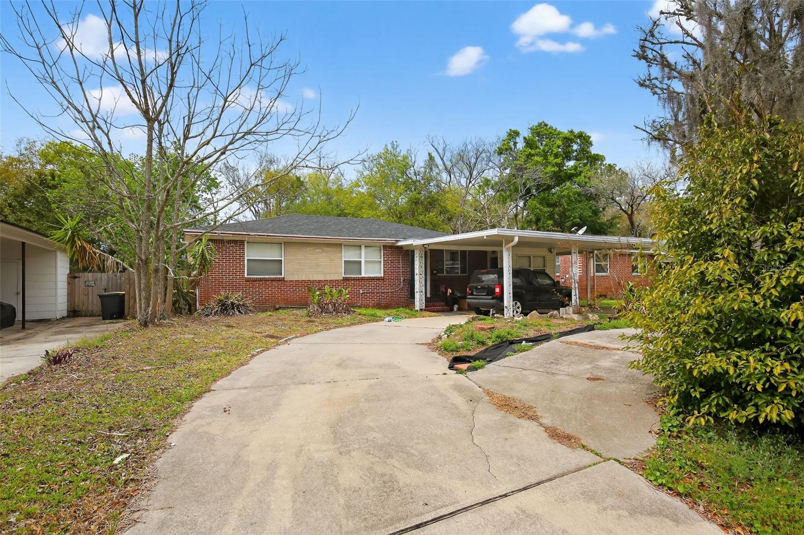 01137 HILLCREST UNIT 04 - Residential