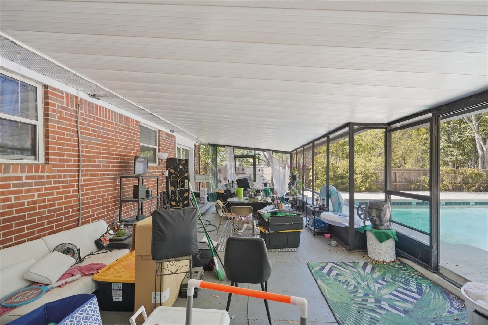 01137 HILLCREST UNIT 04 - Residential