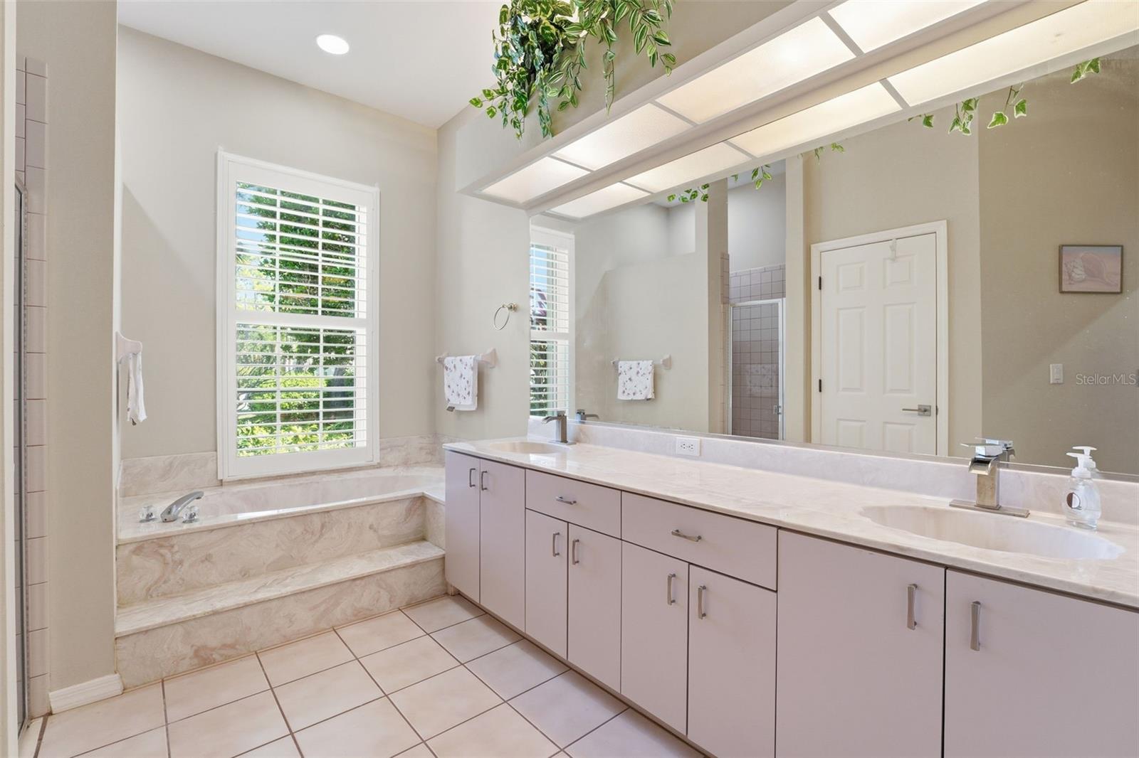 CALUSA LAKES - Residential