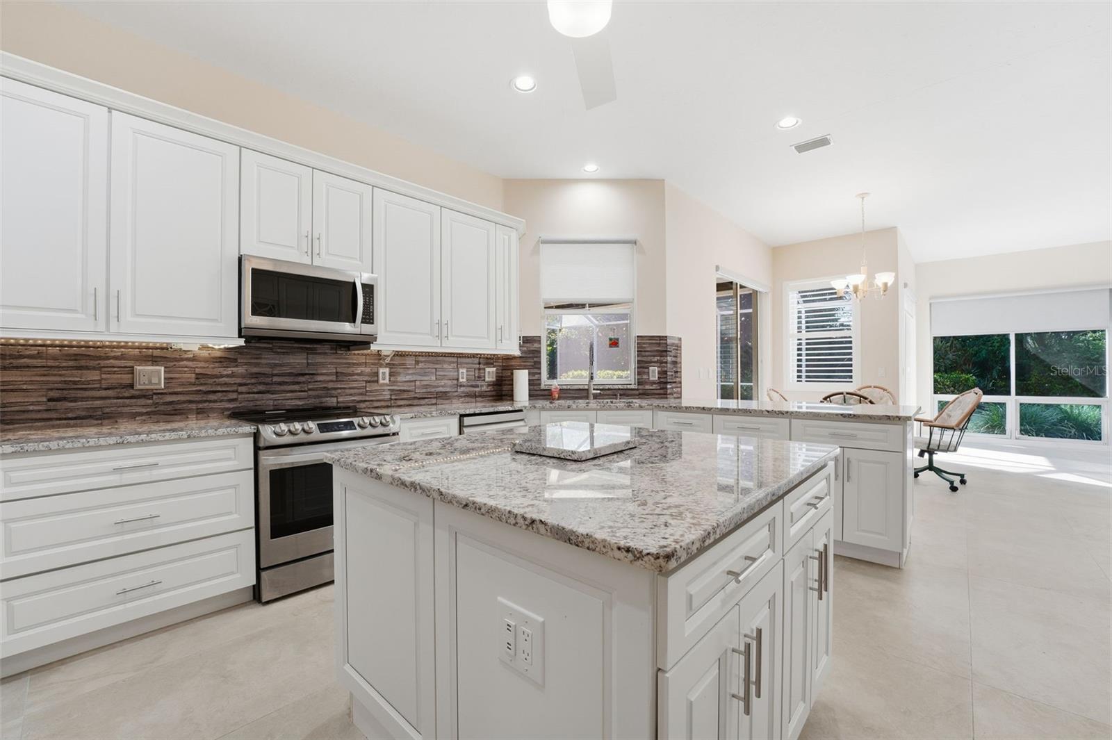 CALUSA LAKES - Residential