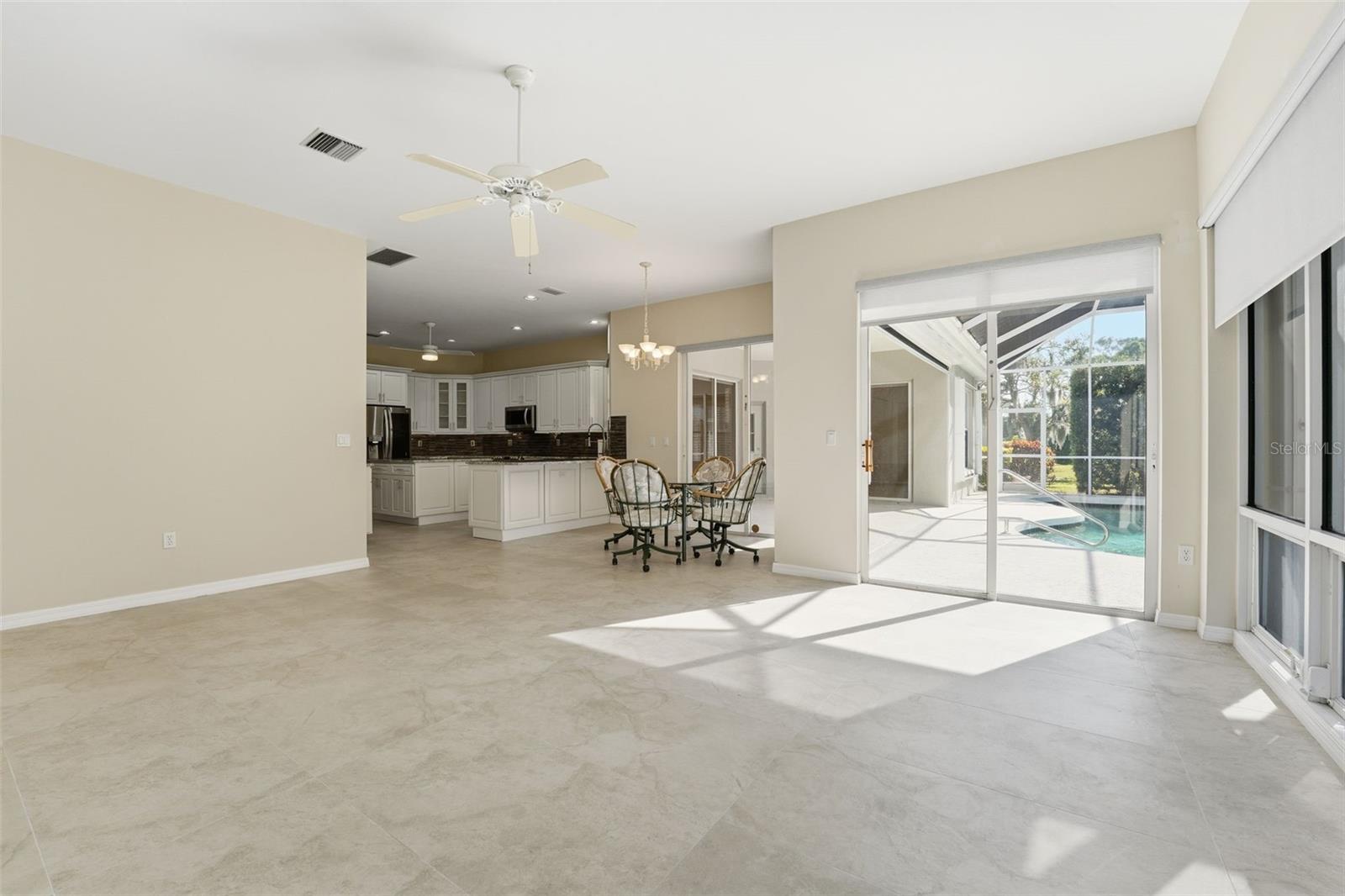 CALUSA LAKES - Residential