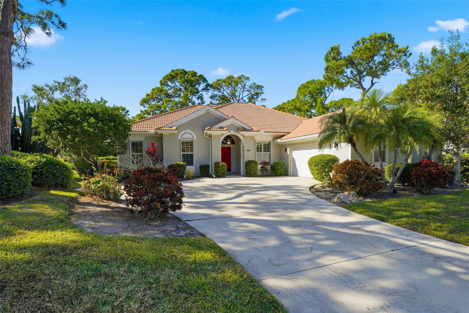 CALUSA LAKES - Residential