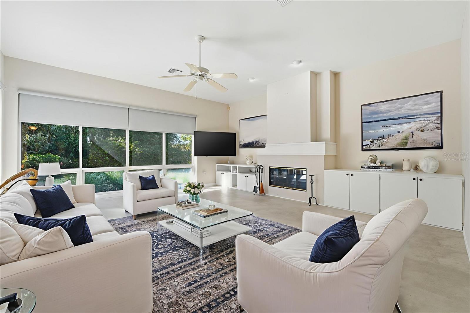 CALUSA LAKES - Residential