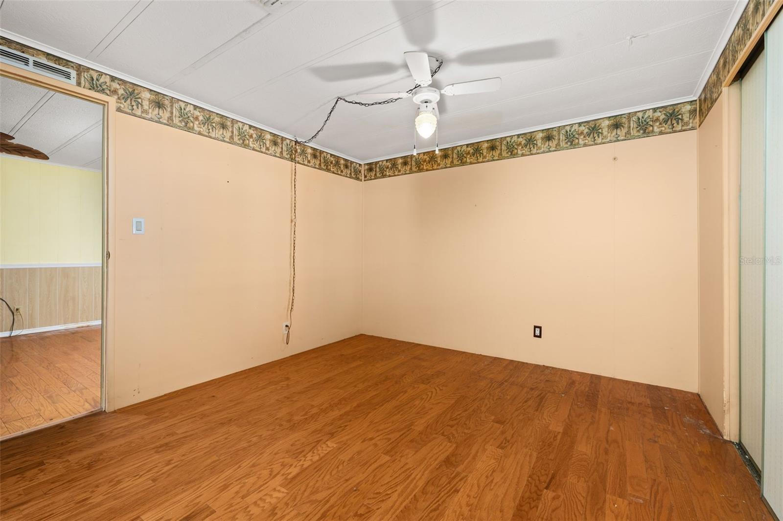 ZELLWOOD STATION - Residential