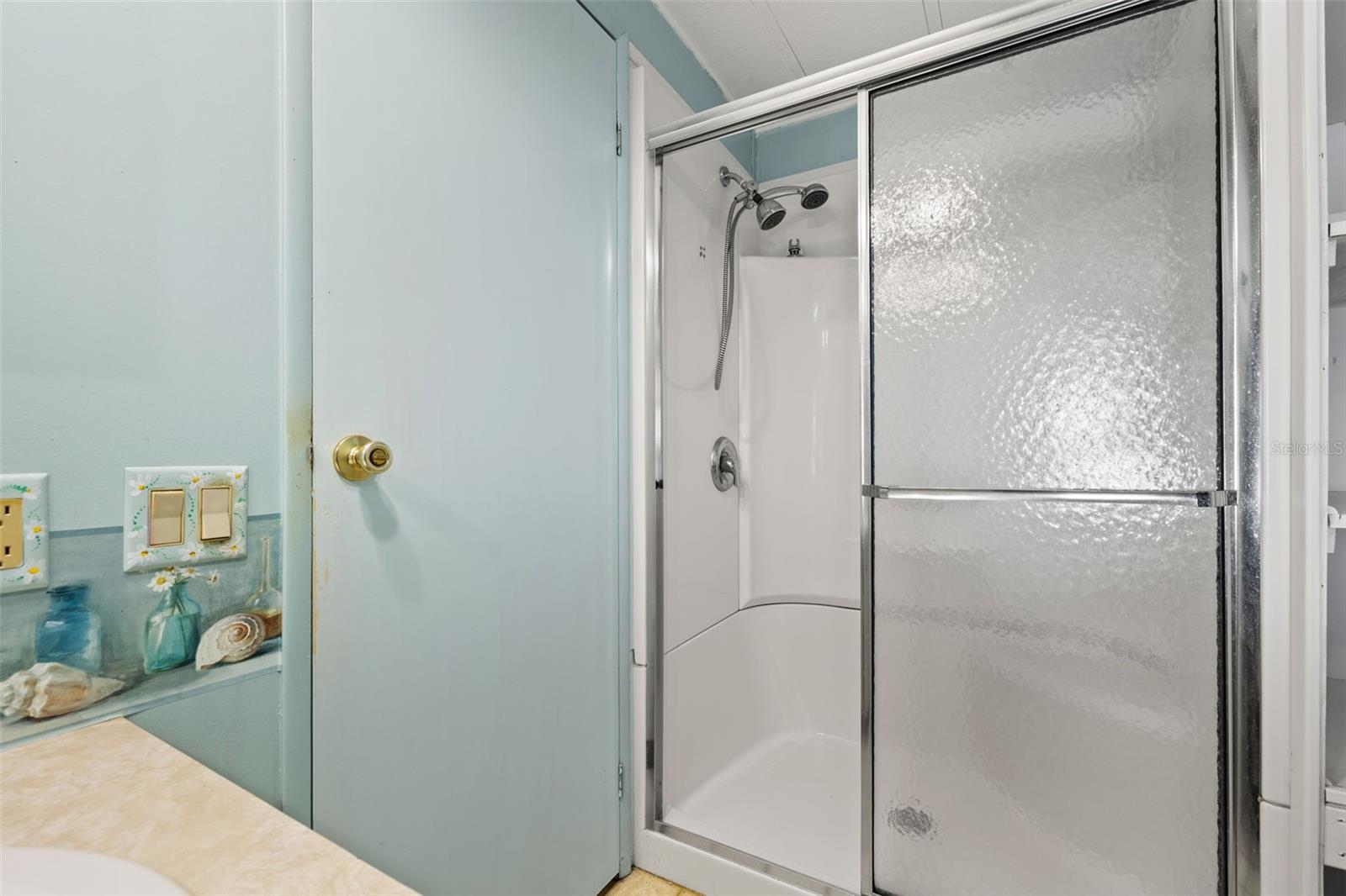 ZELLWOOD STATION - Residential