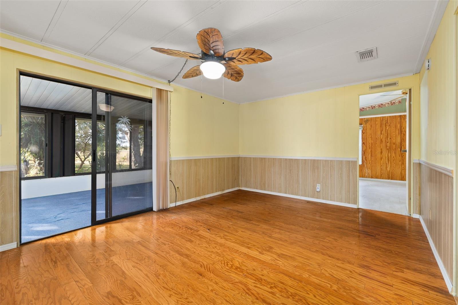 ZELLWOOD STATION - Residential