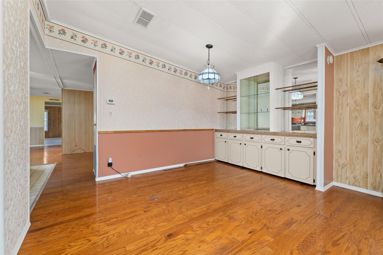 ZELLWOOD STATION - Residential