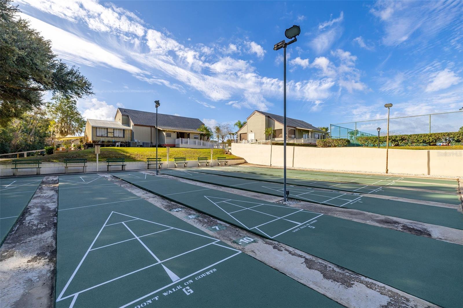 ZELLWOOD STATION - Residential