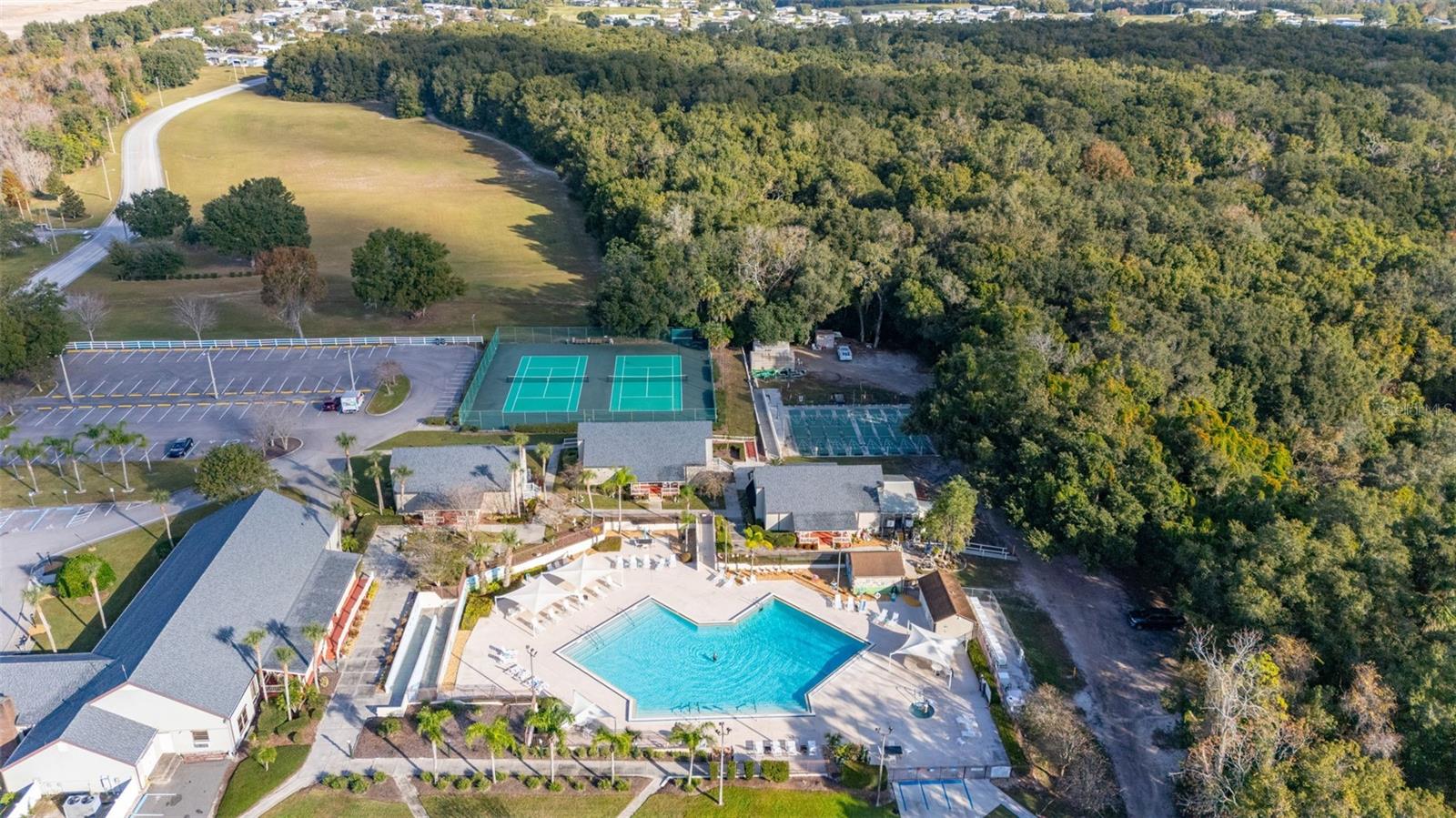 ZELLWOOD STATION - Residential