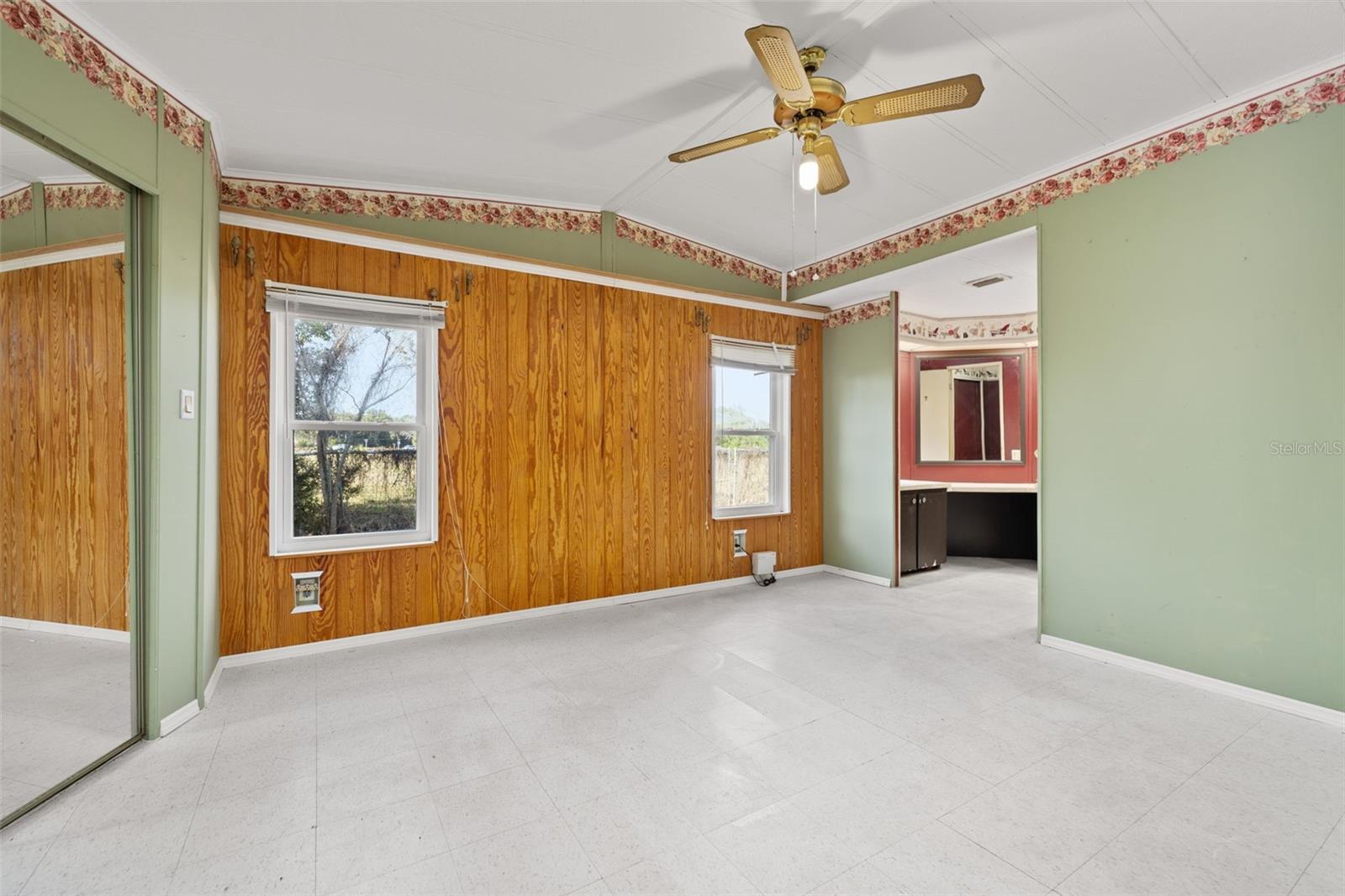 ZELLWOOD STATION - Residential