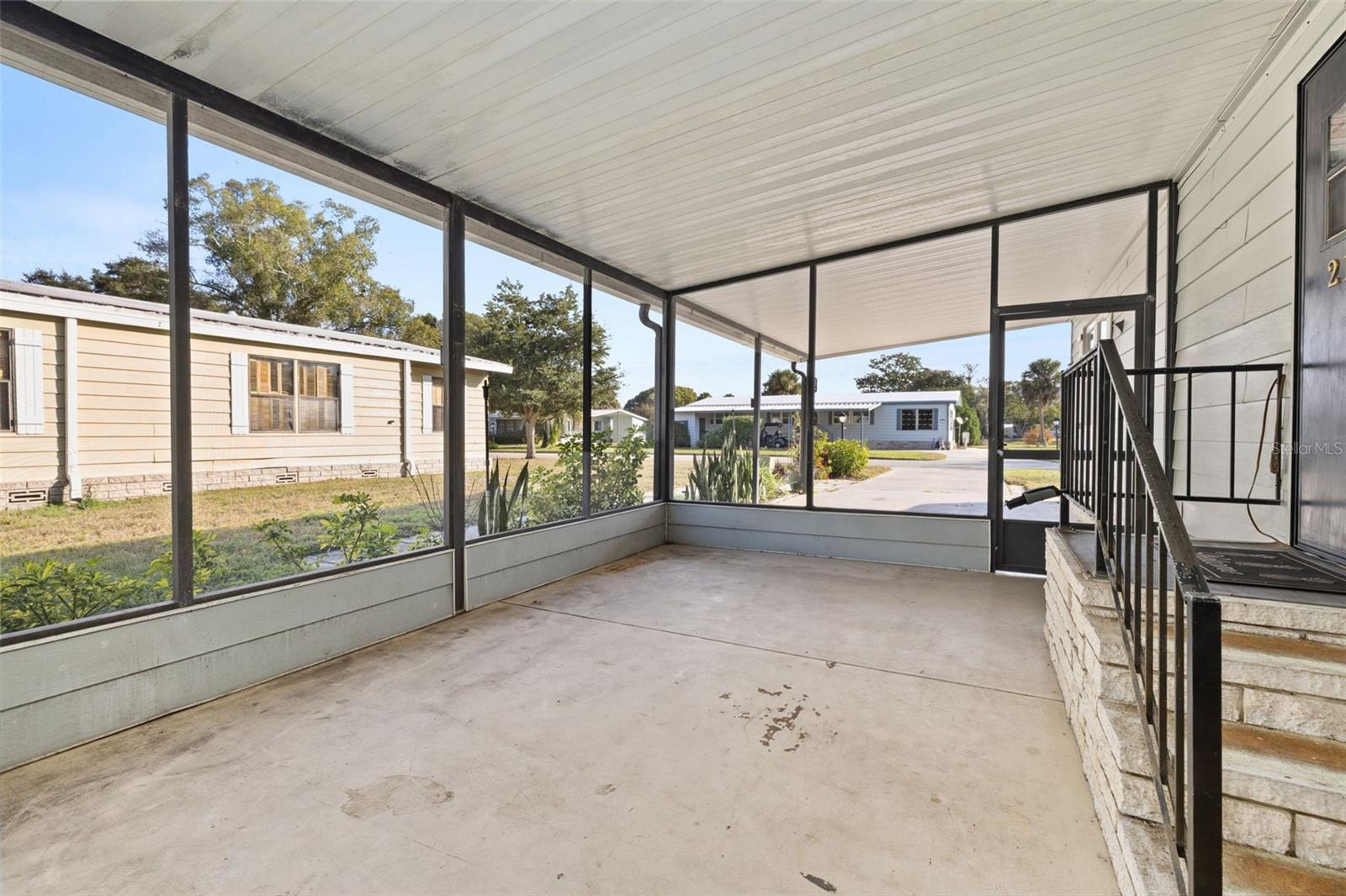 ZELLWOOD STATION - Residential