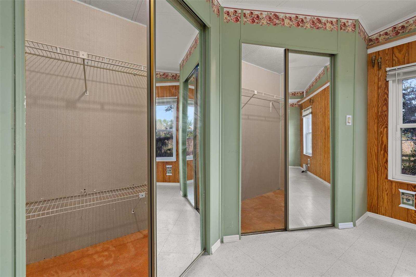 ZELLWOOD STATION - Residential