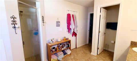 A home in LAKELAND