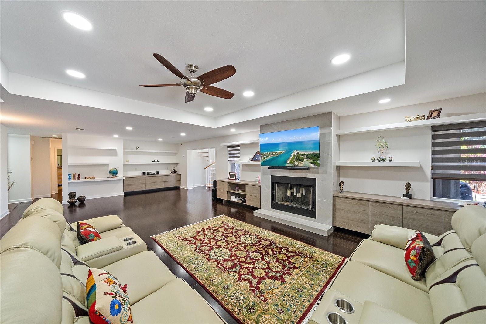 SUN N LAKE - Residential