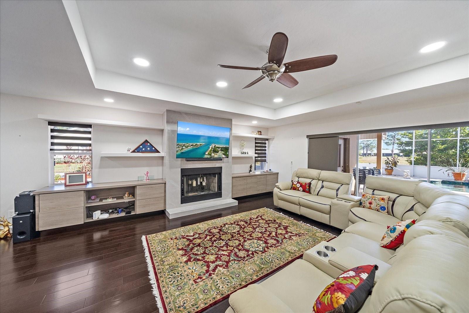 SUN N LAKE - Residential